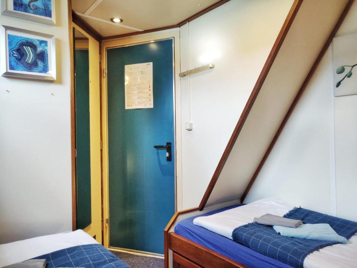 Ms Mecklenburg Bed & Breakfast Groningen Bagian luar foto